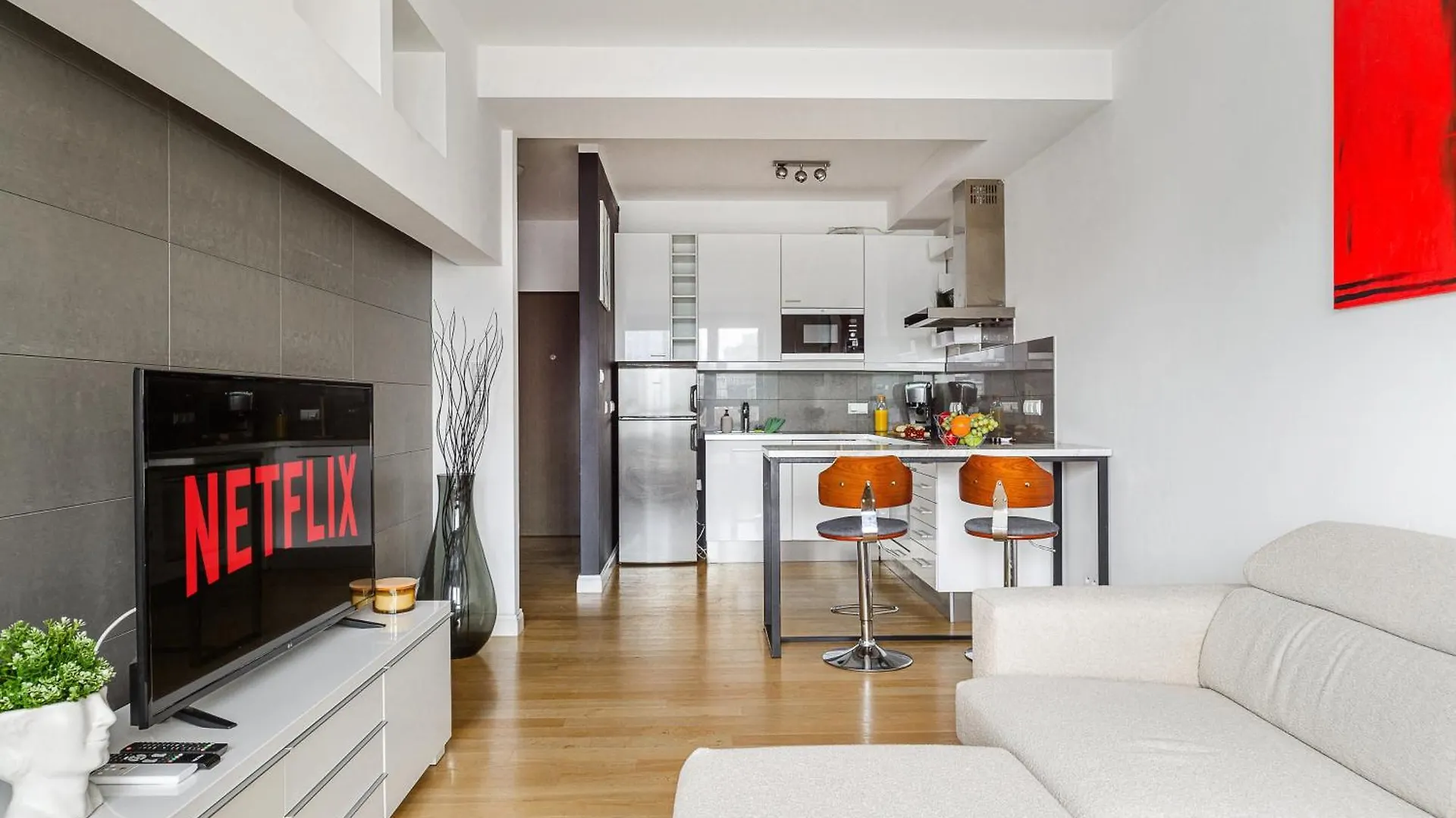 Cozy Family Apartments With Balcony Near Zlote Tarasy ワルシャワ