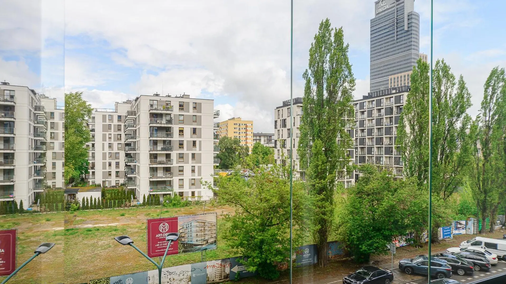 Cozy Family Apartments With Balcony Near Zlote Tarasy ワルシャワ