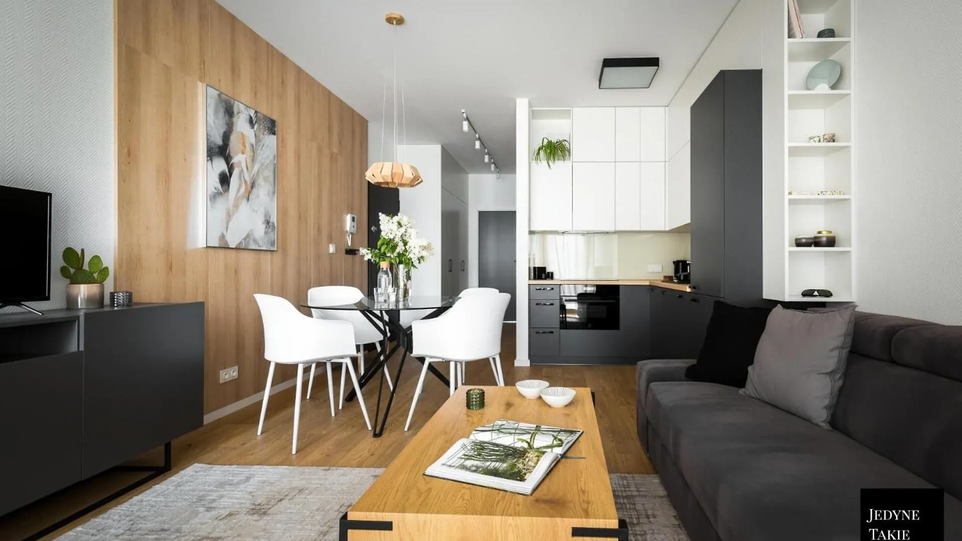 Cozy Family Apartments With Balcony Near Zlote Tarasy Warszawa