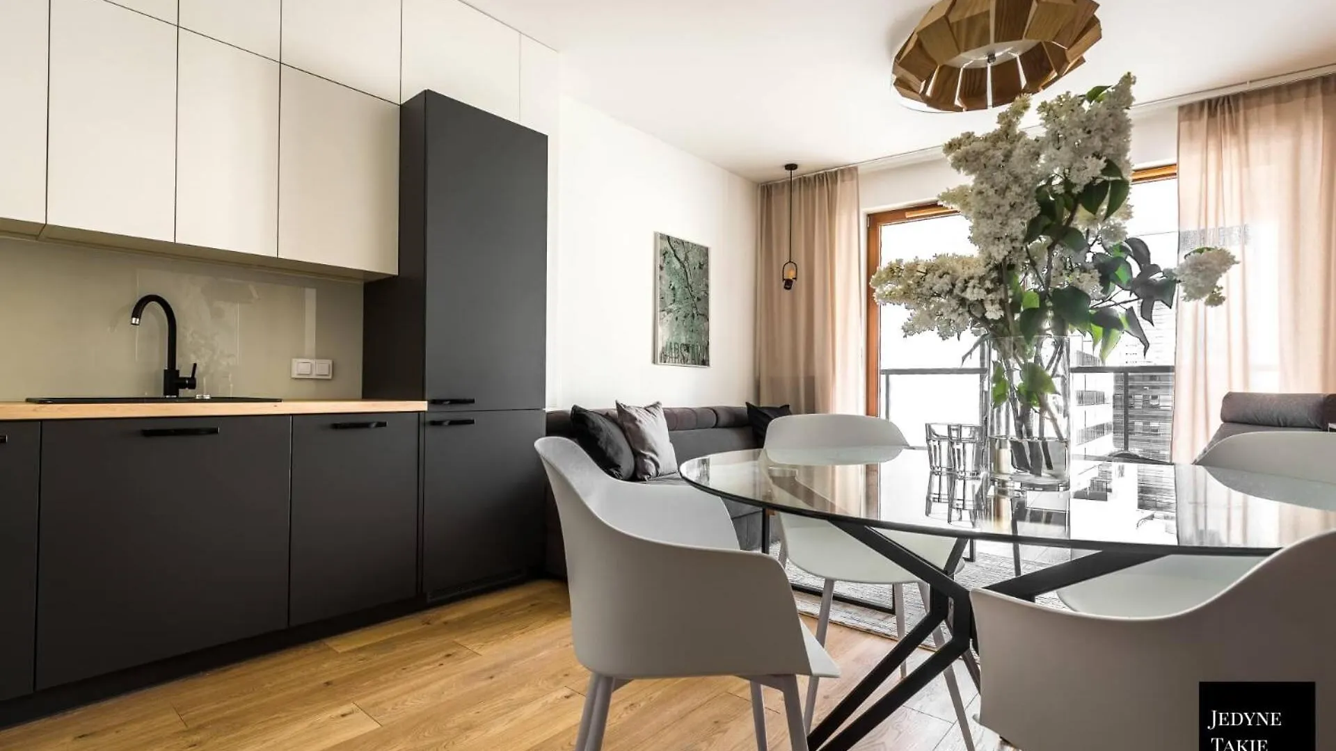 Cozy Family Apartments With Balcony Near Zlote Tarasy Warszawa Polska