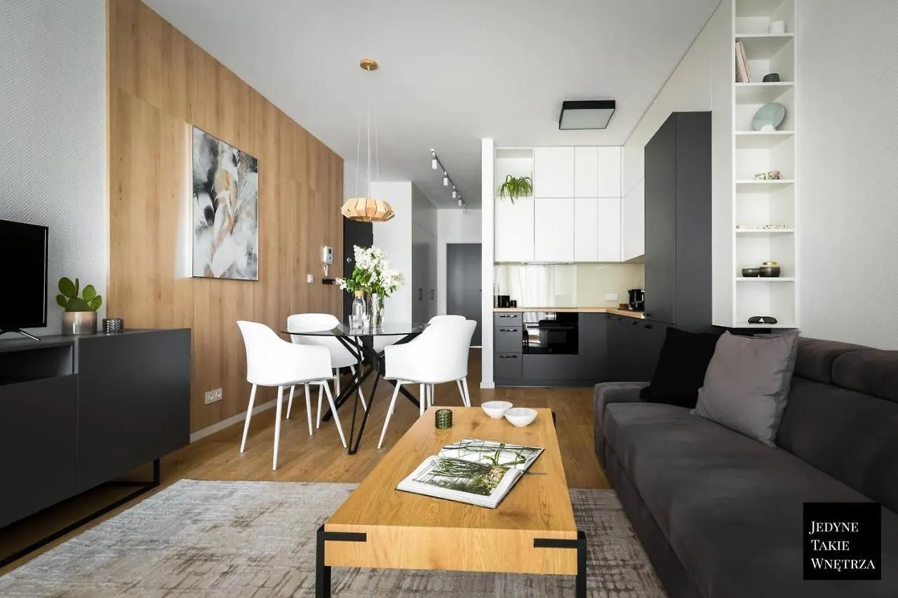 Cozy Family Apartments With Balcony Near Zlote Tarasy Warszawa Polska