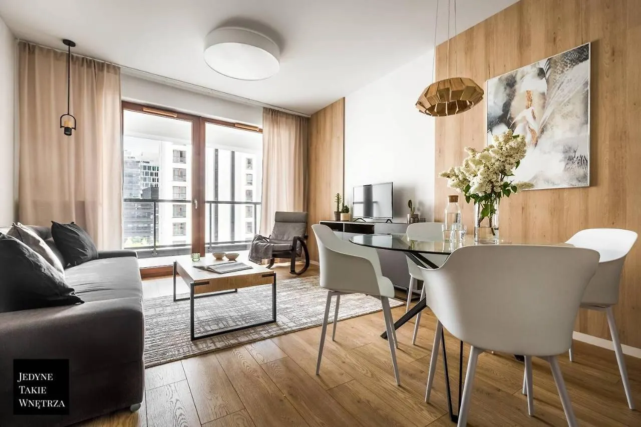 Cozy Family Apartments With Balcony Near Zlote Tarasy Warszawa