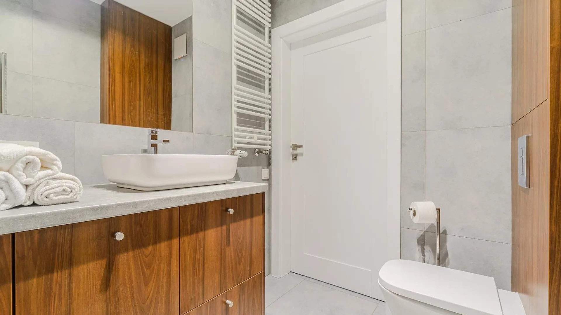 Cozy Family Apartments With Balcony Near Zlote Tarasy Warszawa 0*,