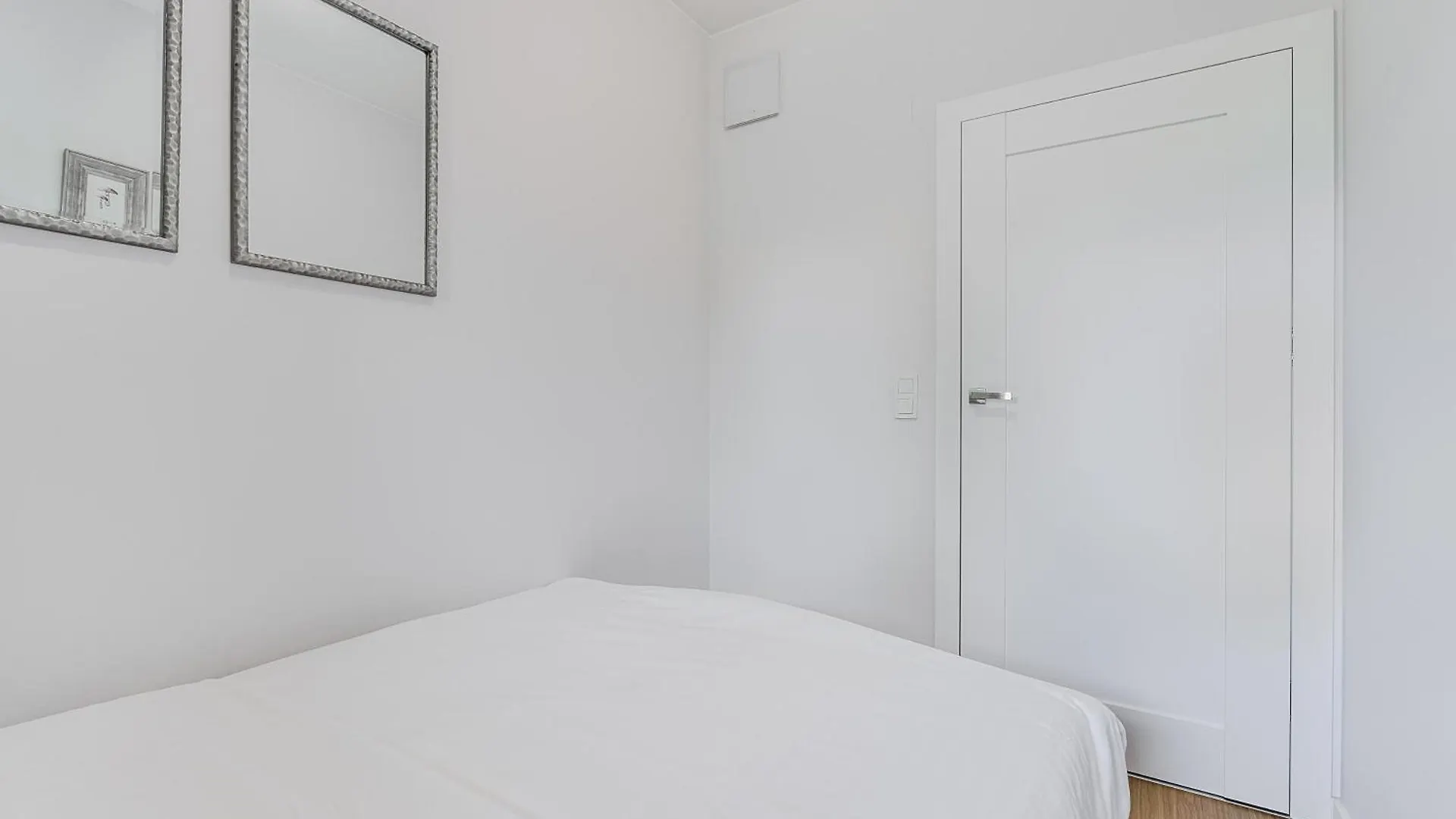 Cozy Family Apartments With Balcony Near Zlote Tarasy Warszawa