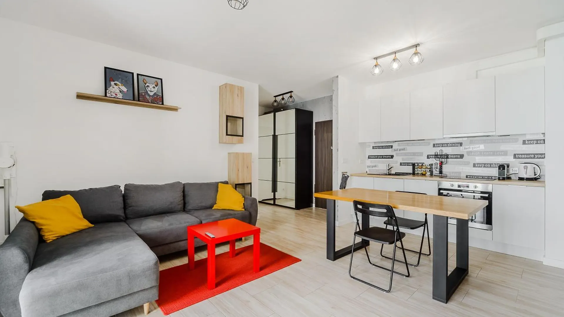 Cozy Family Apartments With Balcony Near Zlote Tarasy Warszawa