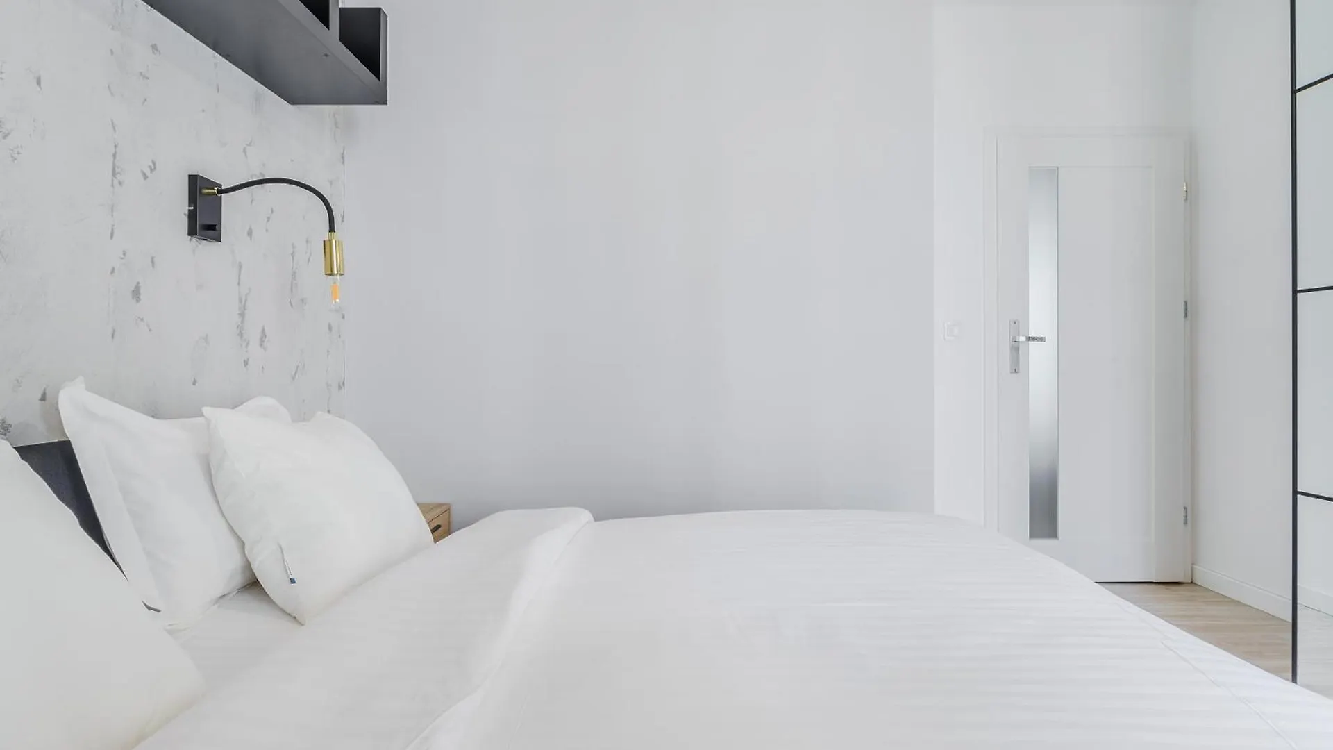 Cozy Family Apartments With Balcony Near Zlote Tarasy Warszawa 0*,
