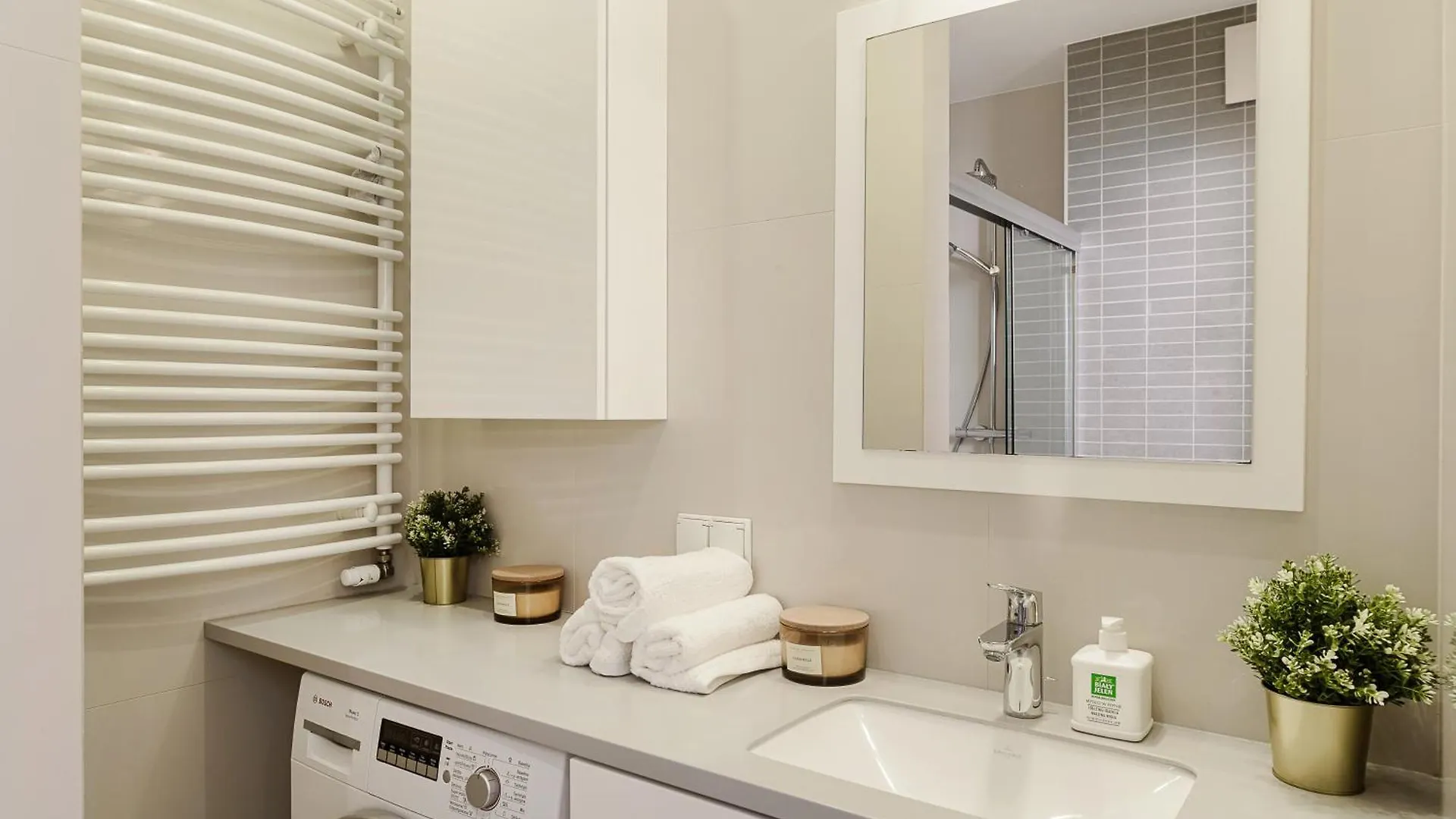 Cozy Family Apartments With Balcony Near Zlote Tarasy Warszawa