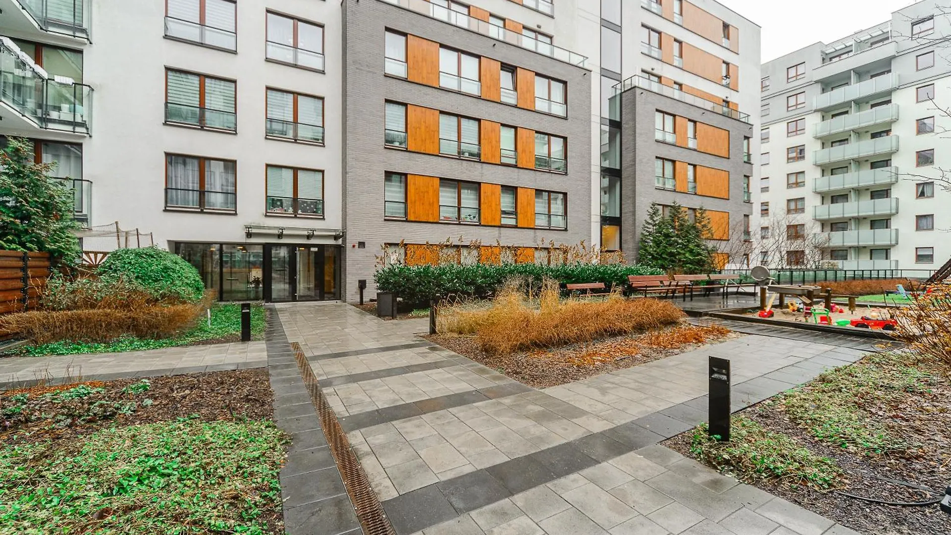 Cozy Family Apartments With Balcony Near Zlote Tarasy Warszawa 0*,