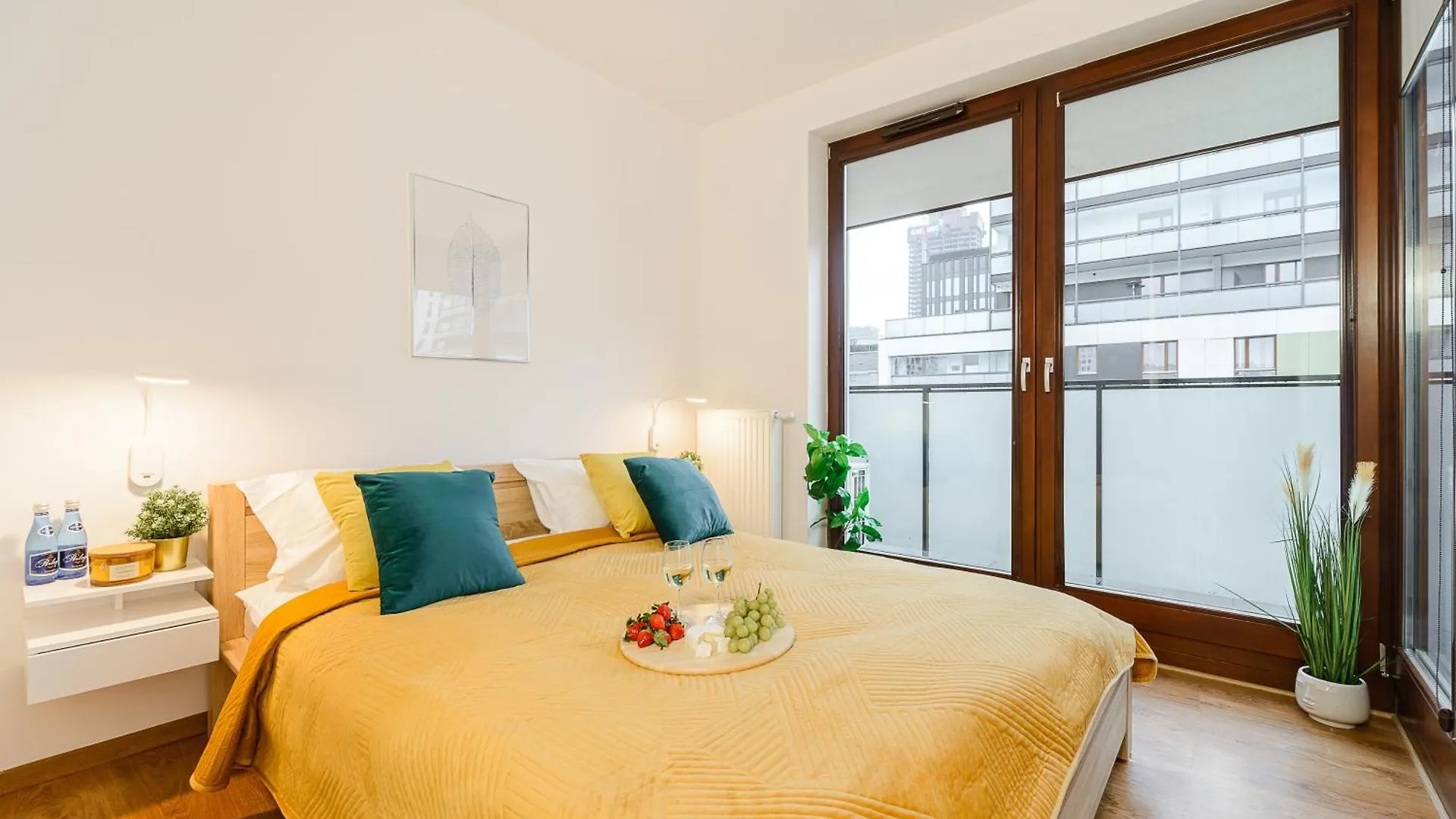 Cozy Family Apartments With Balcony Near Zlote Tarasy Warszawa