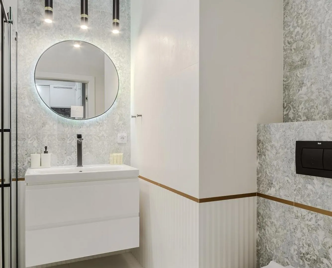 Cozy Family Apartments With Balcony Near Zlote Tarasy Warszawa
