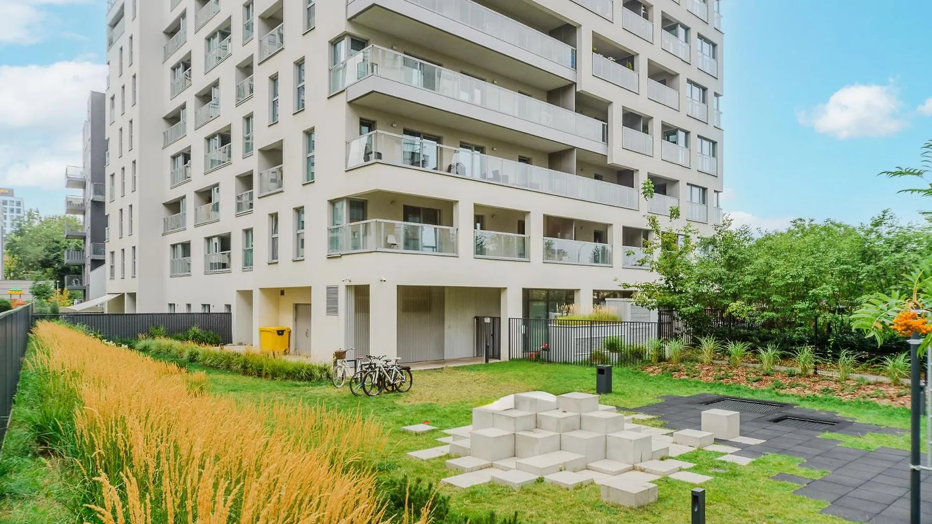 Cozy Family Apartments With Balcony Near Zlote Tarasy Warszawa Polska