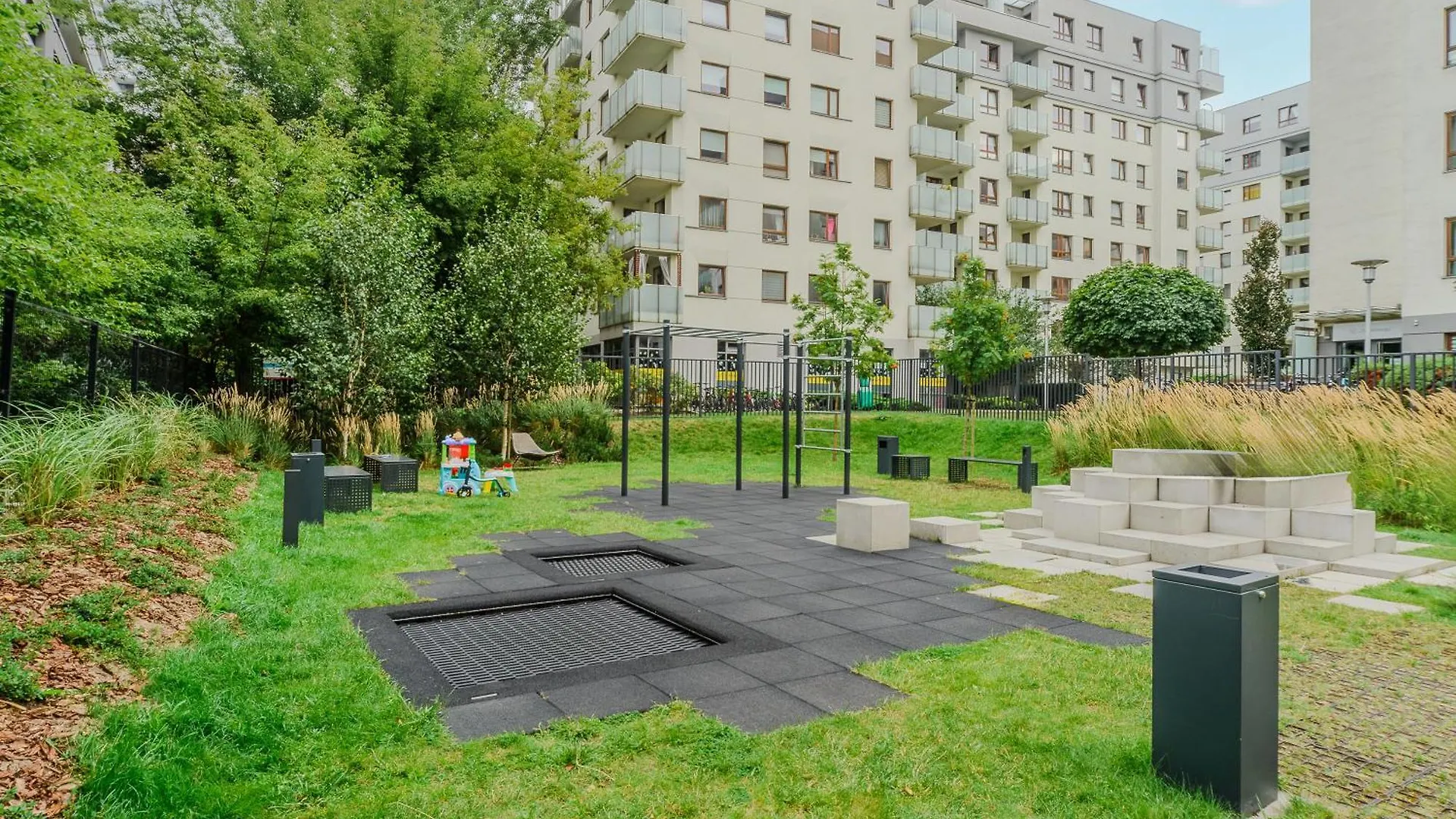 Cozy Family Apartments With Balcony Near Zlote Tarasy Warszawa