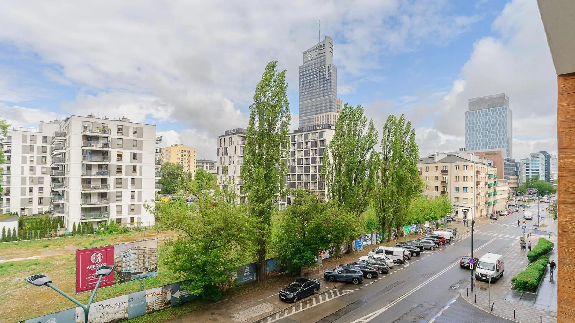 Cozy Family Apartments With Balcony Near Zlote Tarasy Warsaw