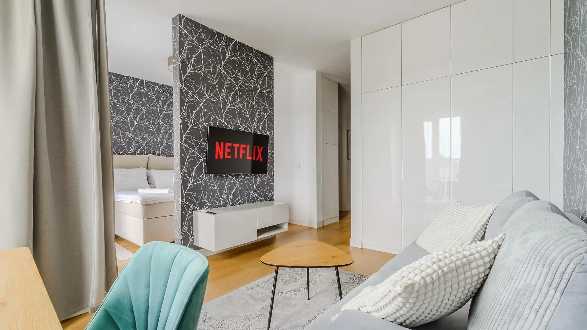 Cozy Family Apartments With Balcony Near Zlote Tarasy Warszawa 0*,  Polska